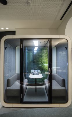 FLOORING, PARTITION SYSTEM, SEATING