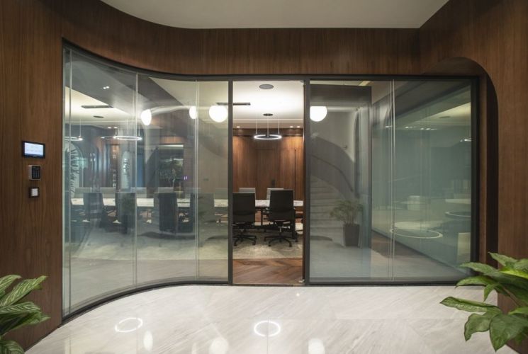 FLOORING, PARTITION SYSTEM, SEATING